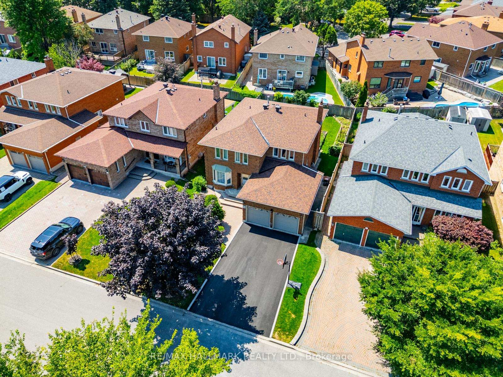 Photo 5 of 75 Captain Francis Drive, Markham, Buttonville — HOMEH