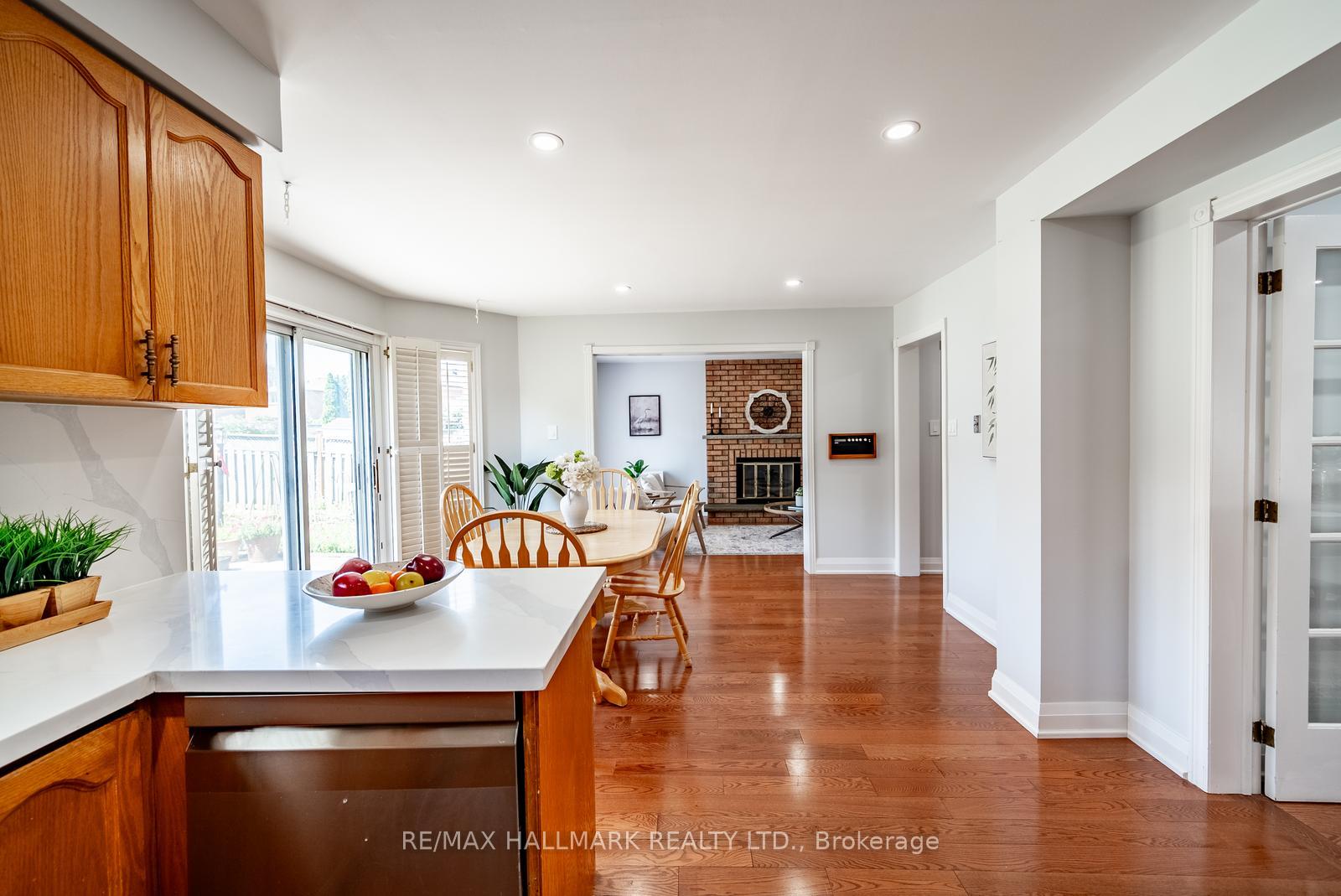 Photo 22 of 75 Captain Francis Drive, Markham, Buttonville — HOMEH