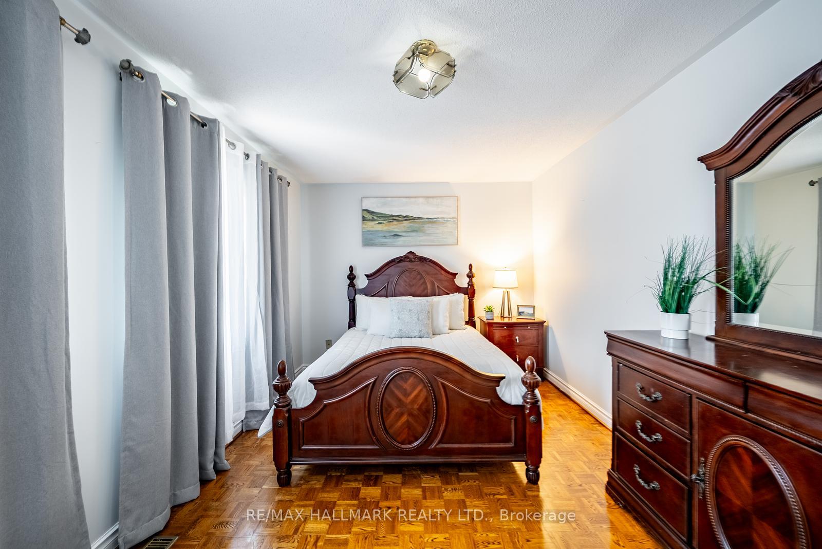 Photo 42 of 75 Captain Francis Drive, Markham, Buttonville — HOMEH