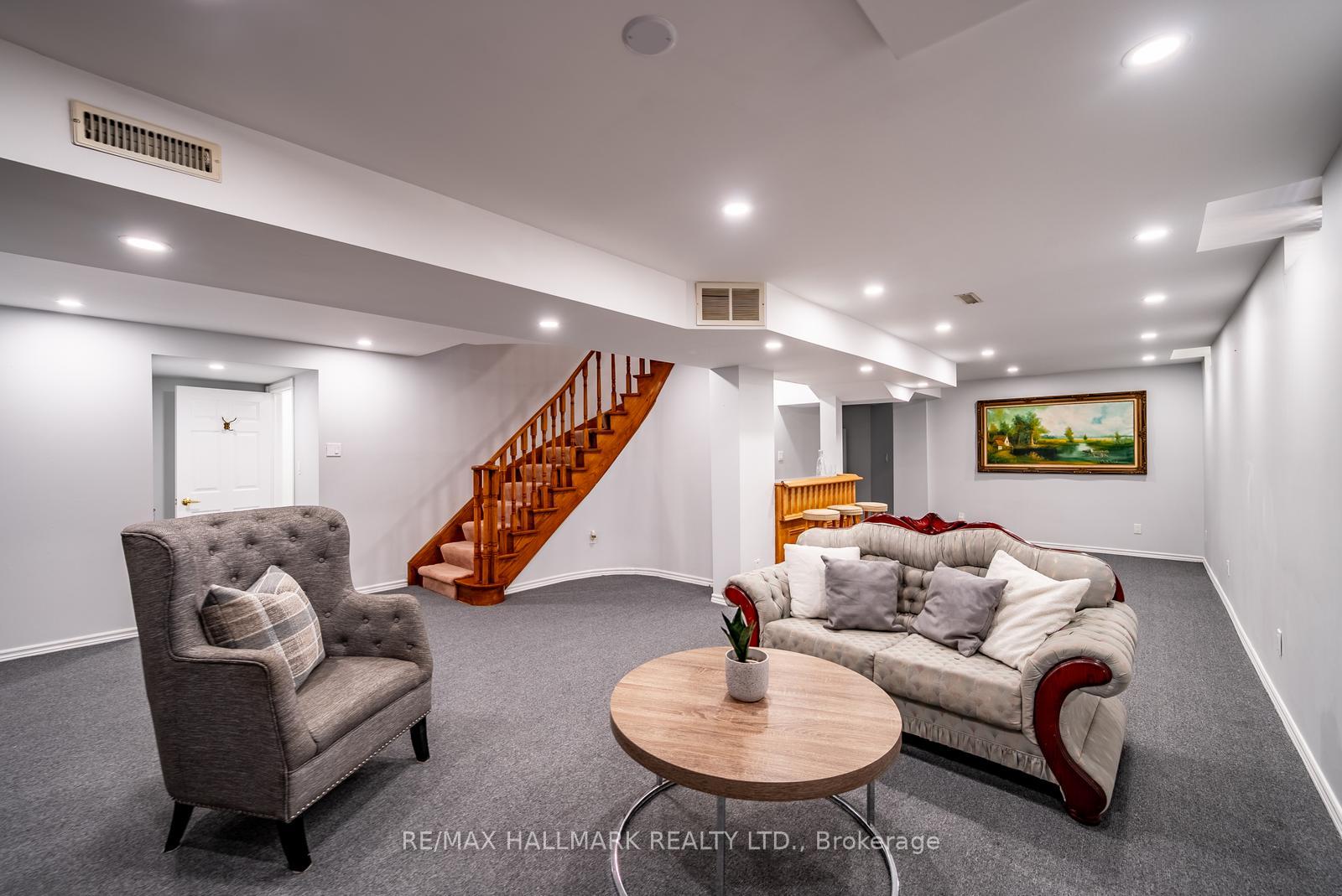 Photo 51 of 75 Captain Francis Drive, Markham, Buttonville — HOMEH