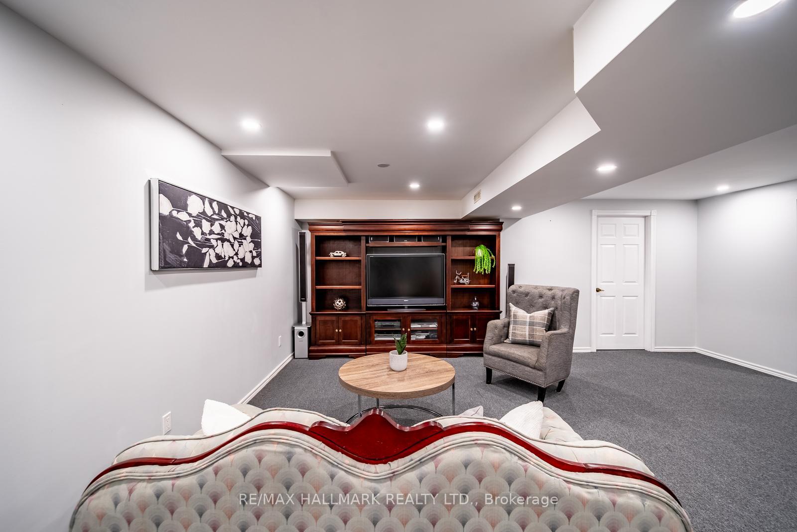 Photo 52 of 75 Captain Francis Drive, Markham, Buttonville — HOMEH