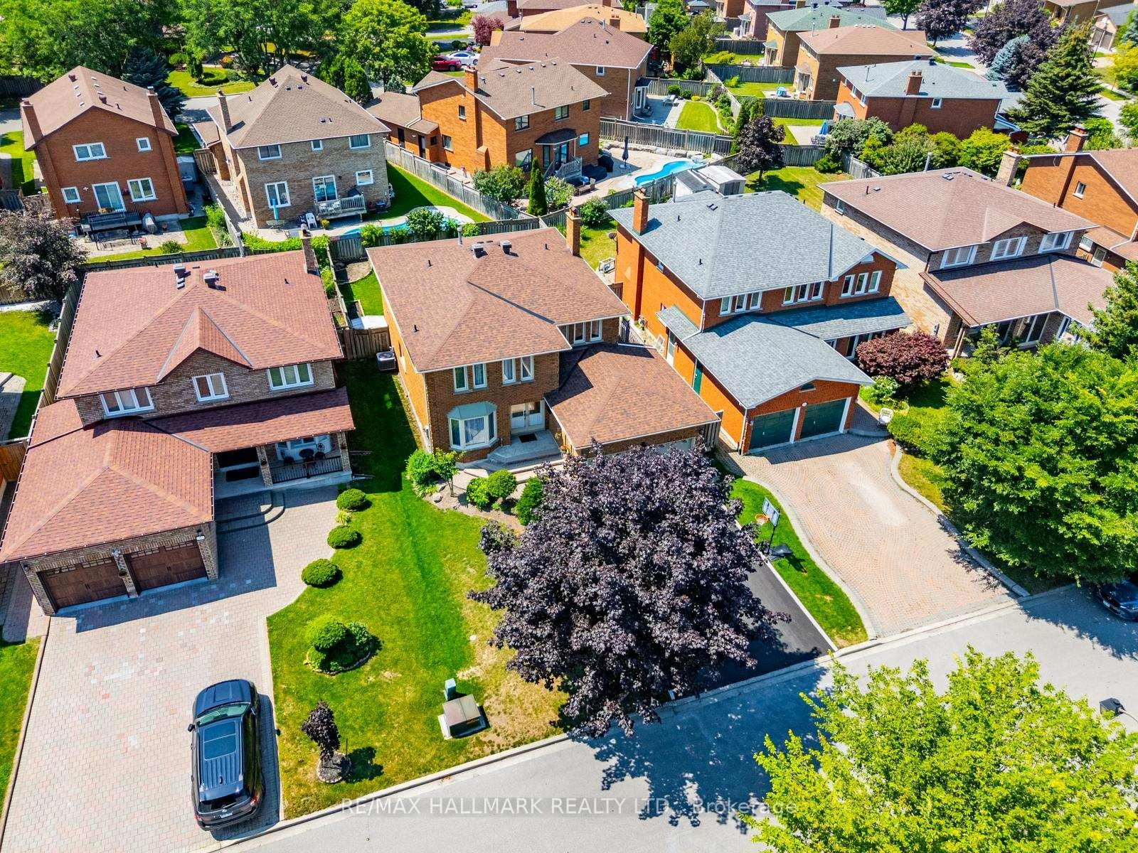 Photo 10 of 75 Captain Francis Drive, Markham, Buttonville — HOMEH