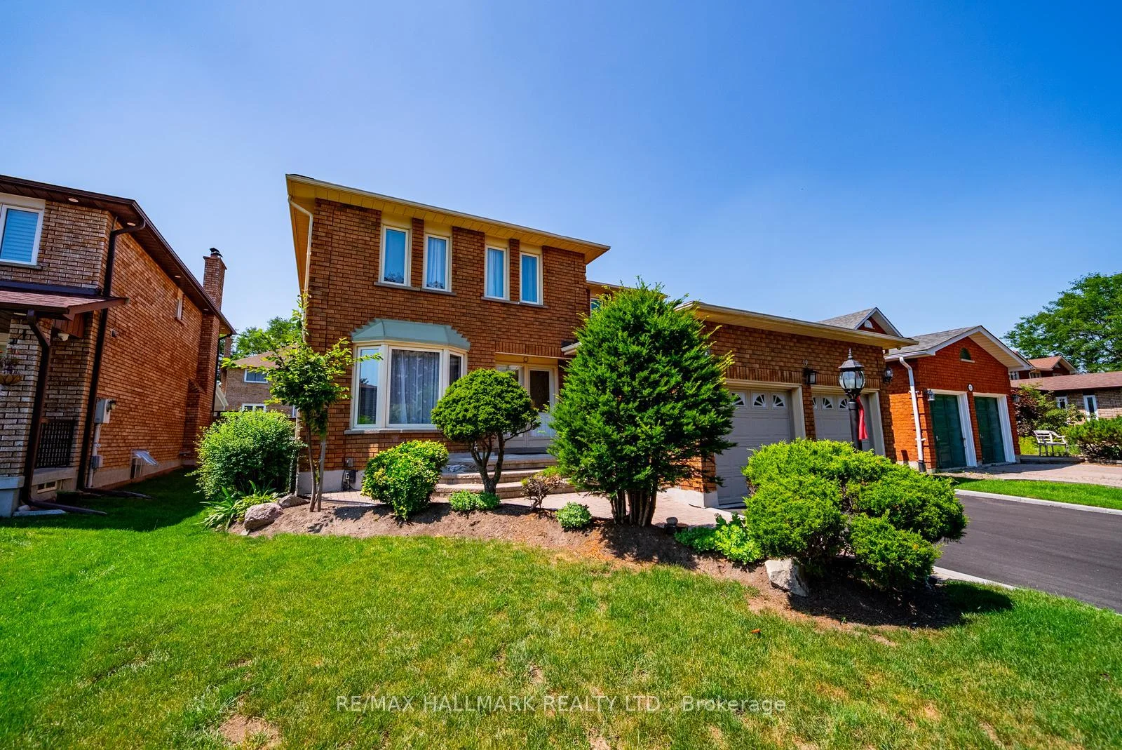 Photo 11 of 75 Captain Francis Drive, Markham, Buttonville — HOMEH