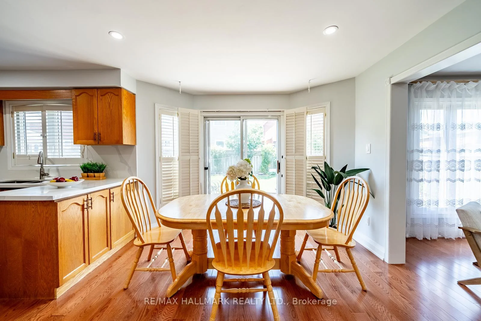 Photo 13 of 75 Captain Francis Drive, Markham, Buttonville — HOMEH