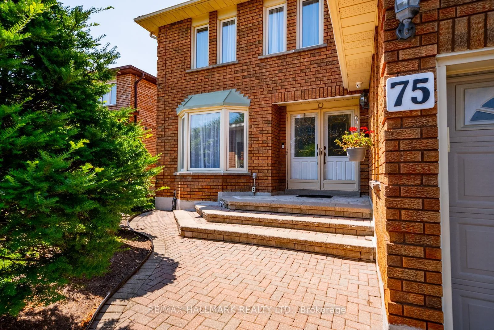 Photo 16 of 75 Captain Francis Drive, Markham, Buttonville — HOMEH