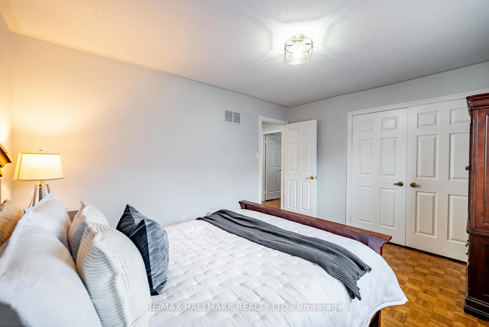Photo 57 of 75 Captain Francis Drive, Markham, Buttonville — HOMEH