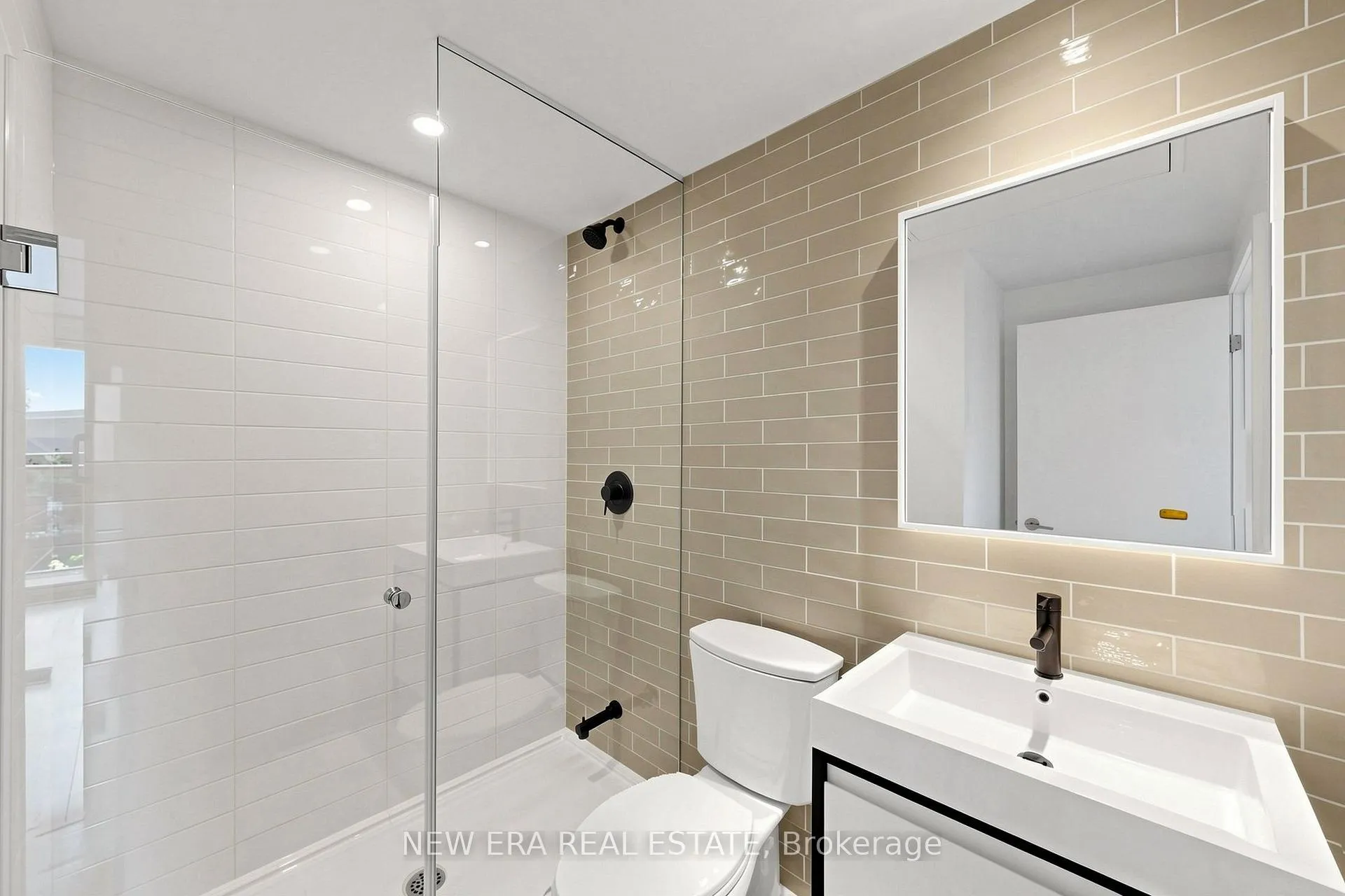 Photo 5 of Unit 301, 150 Logan Avenue, Toronto, South Riverdale — HOMEH
