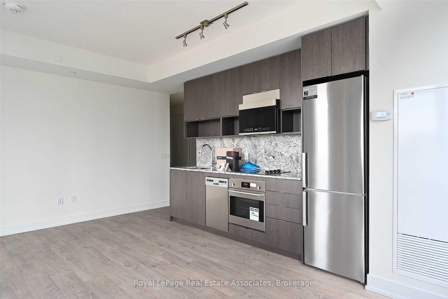 Photo 6 of Unit 922, 9 Mabelle Avenue, Etobicoke, Islington-City Centre West — HOMEH