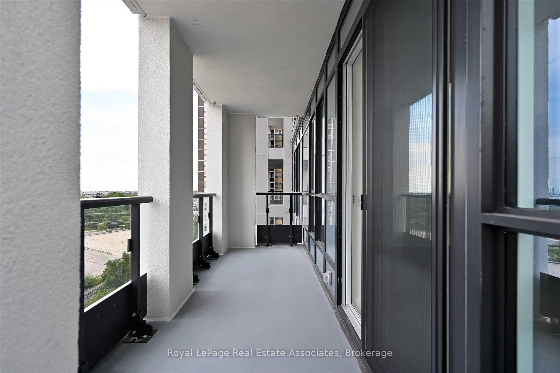 Photo 15 of Unit 922, 9 Mabelle Avenue, Etobicoke, Islington-City Centre West — HOMEH