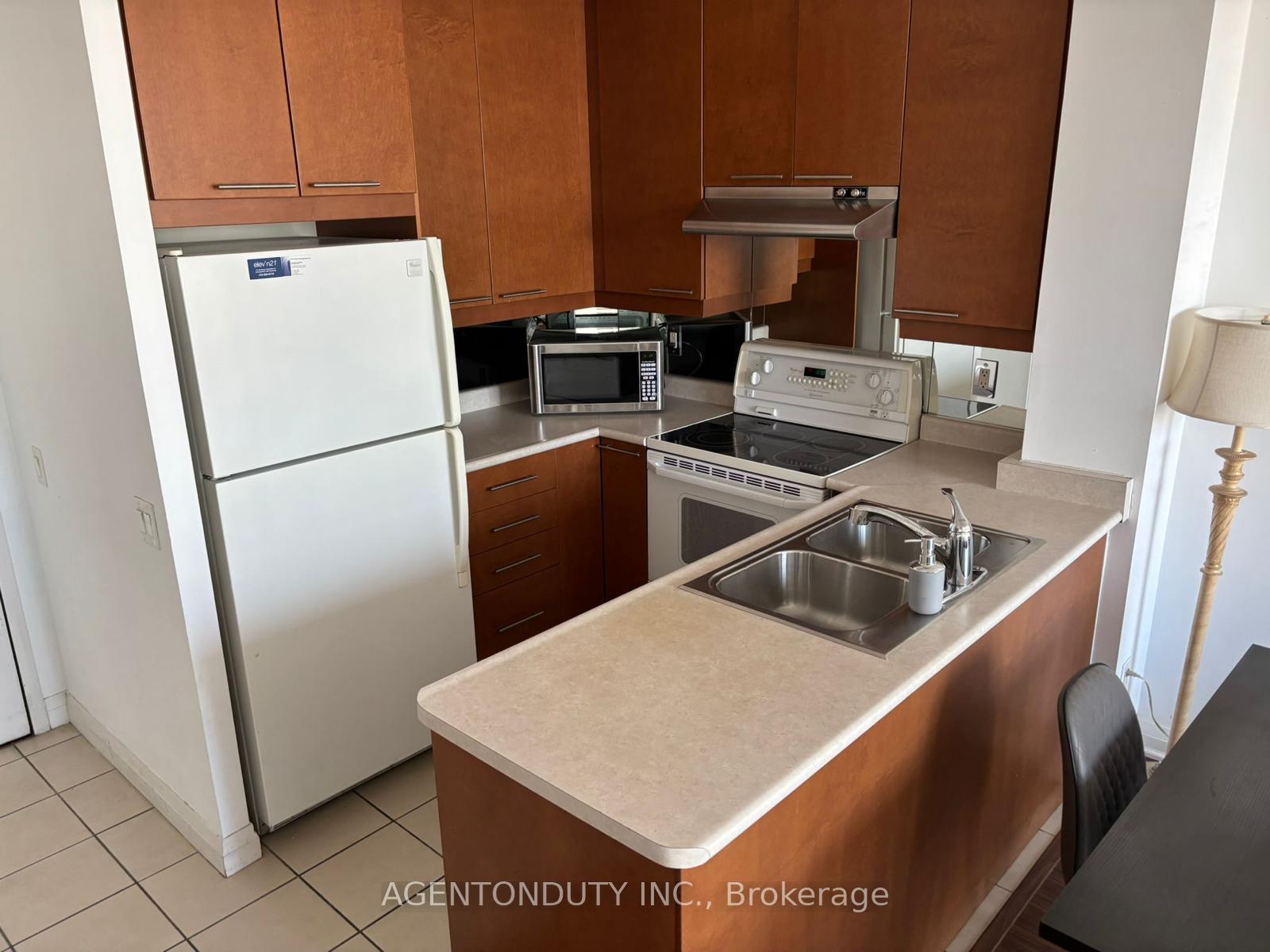 Photo 4 of Unit 2006, 1121 Bay Street, Toronto, Bay Street Corridor — HOMEH