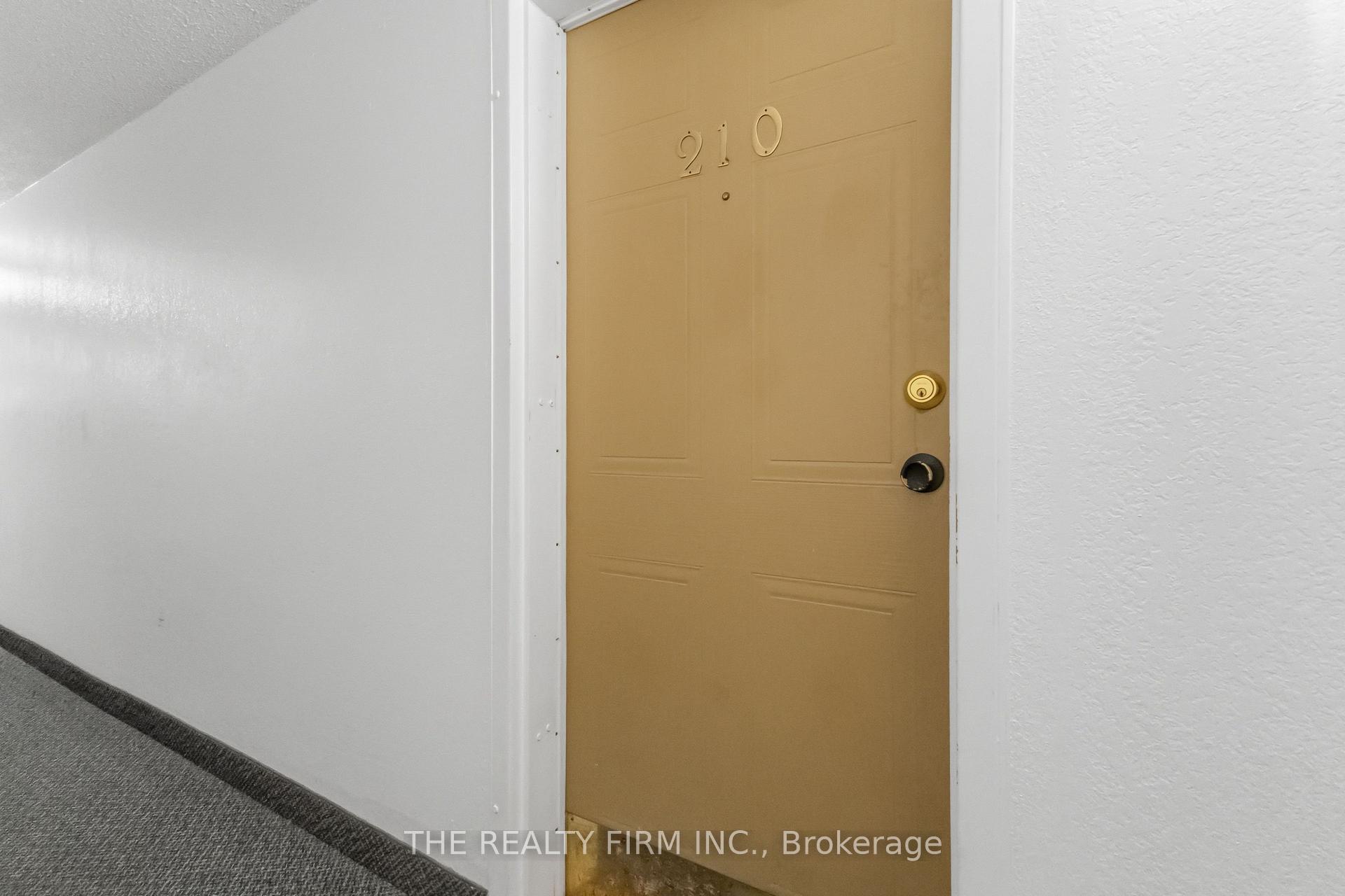 Photo 3 of Unit 210, 733 Deveron Crescent, London, South T — HOMEH