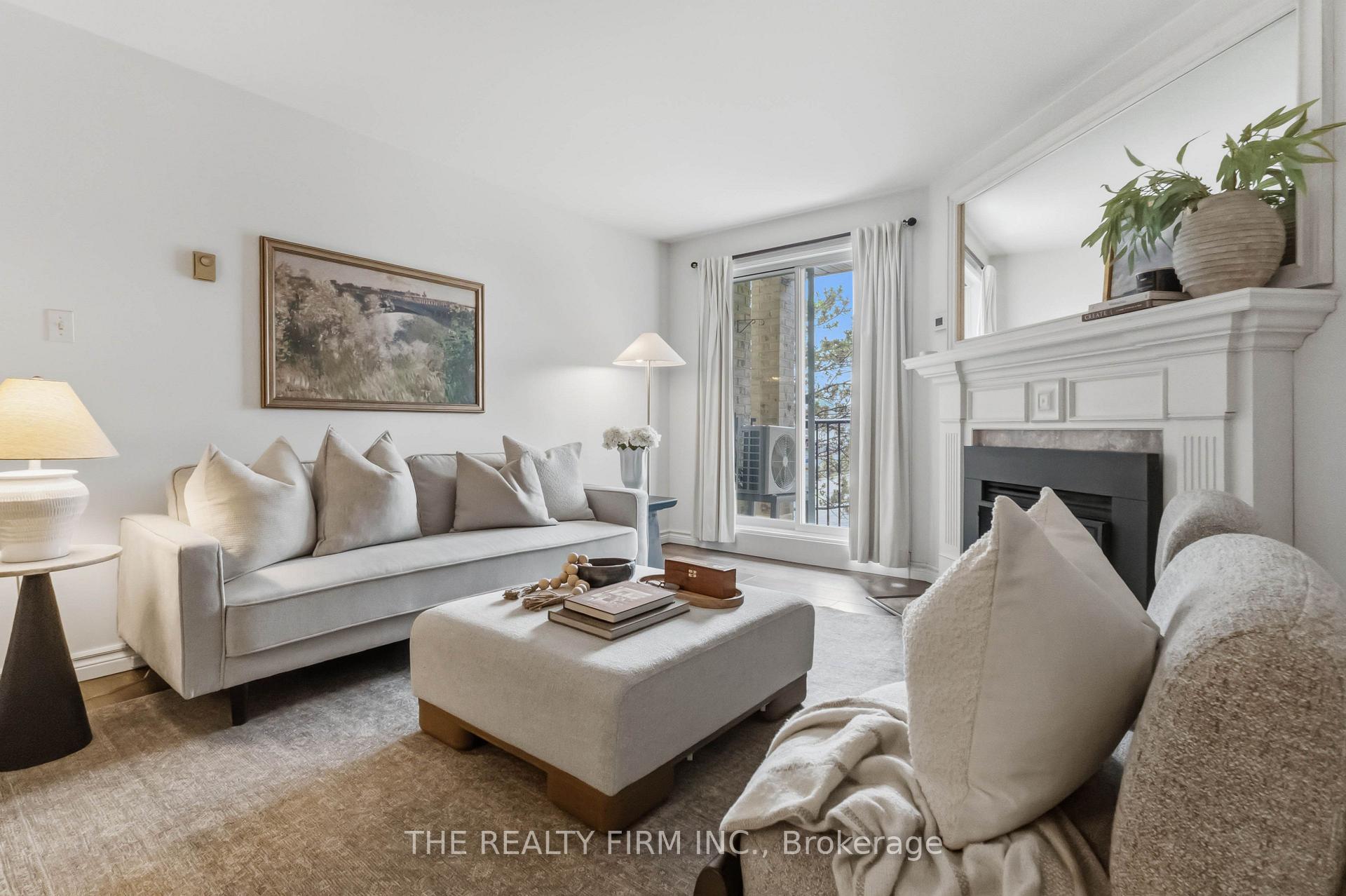 Photo 10 of Unit 210, 733 Deveron Crescent, London, South T — HOMEH