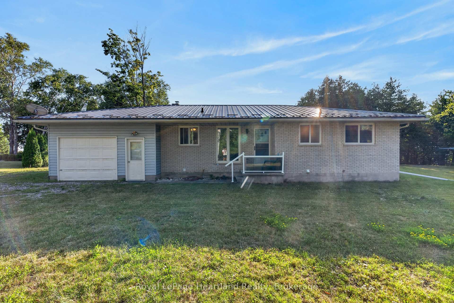 Photo 5 of 83429 David Drive, Ashfield-Colborne-Wawanosh, Ashfield — HOMEH