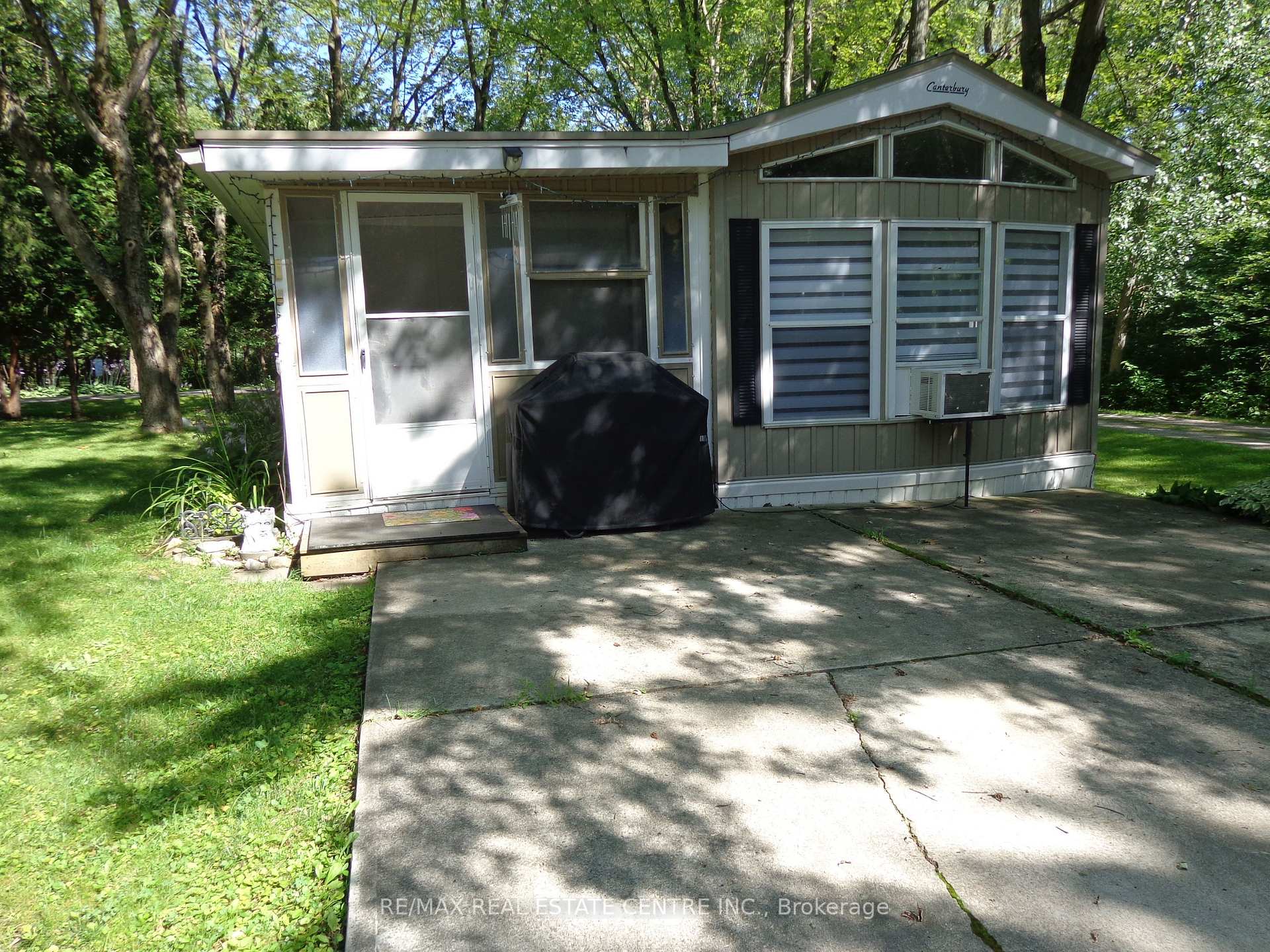 Photo of Unit 422, 1652 Puddicombre Road