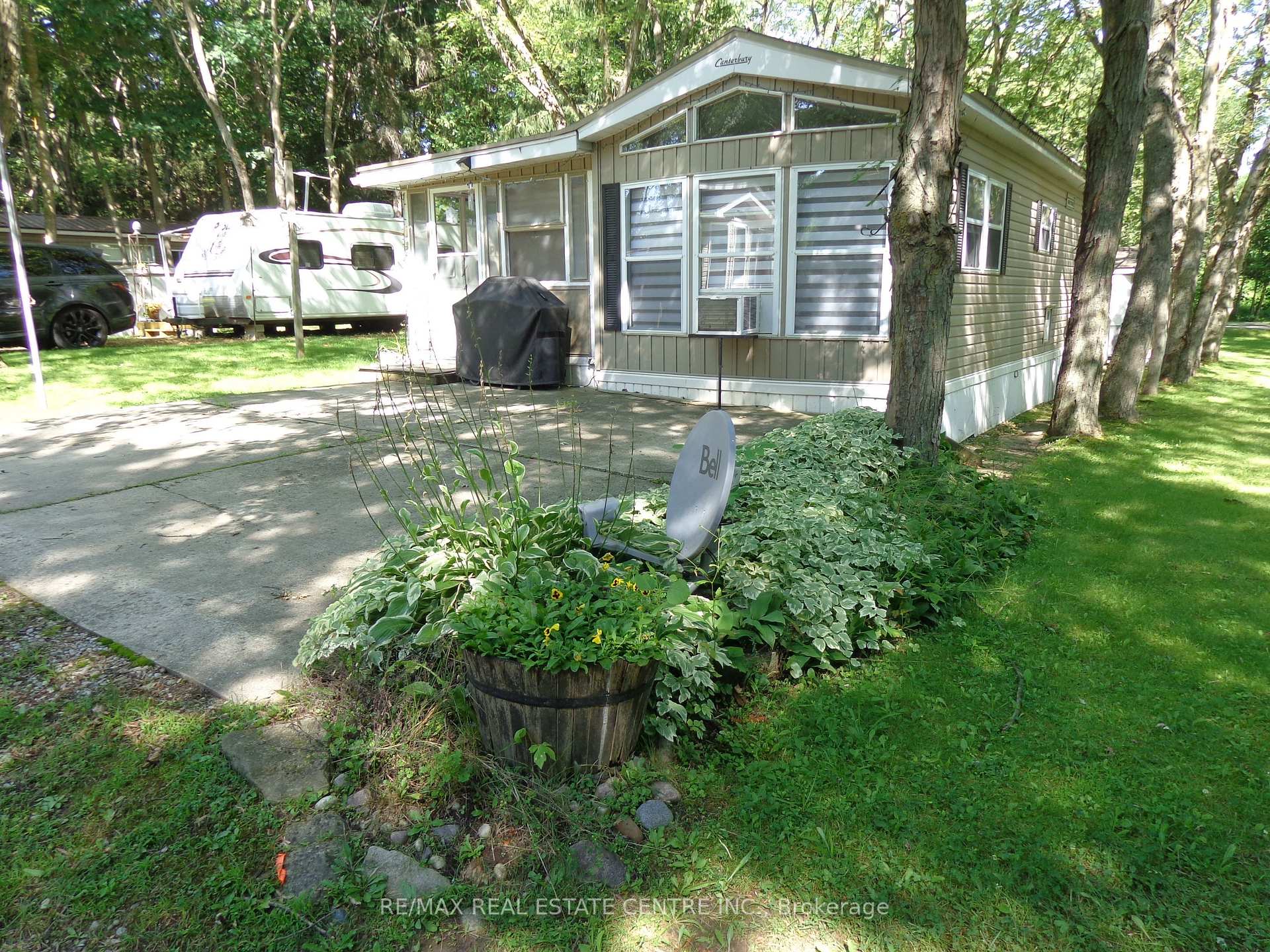 Photo 2 of Unit 422, 1652 Puddicombre Road, Wilmot — HOMEH