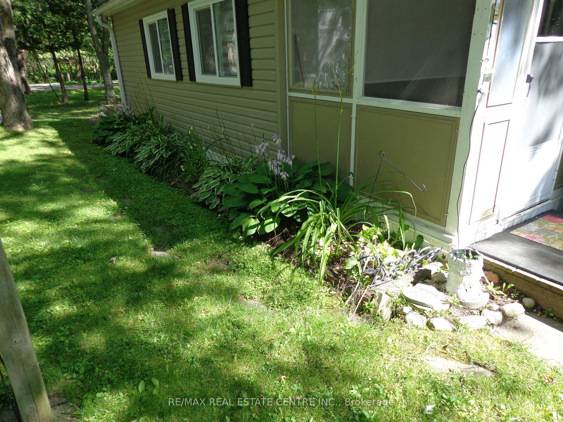 Photo 3 of Unit 422, 1652 Puddicombre Road, Wilmot — HOMEH