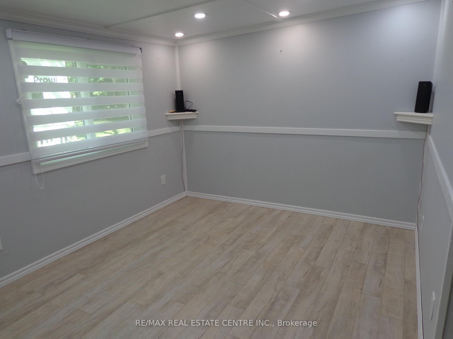 Photo 7 of Unit 422, 1652 Puddicombre Road, Wilmot — HOMEH