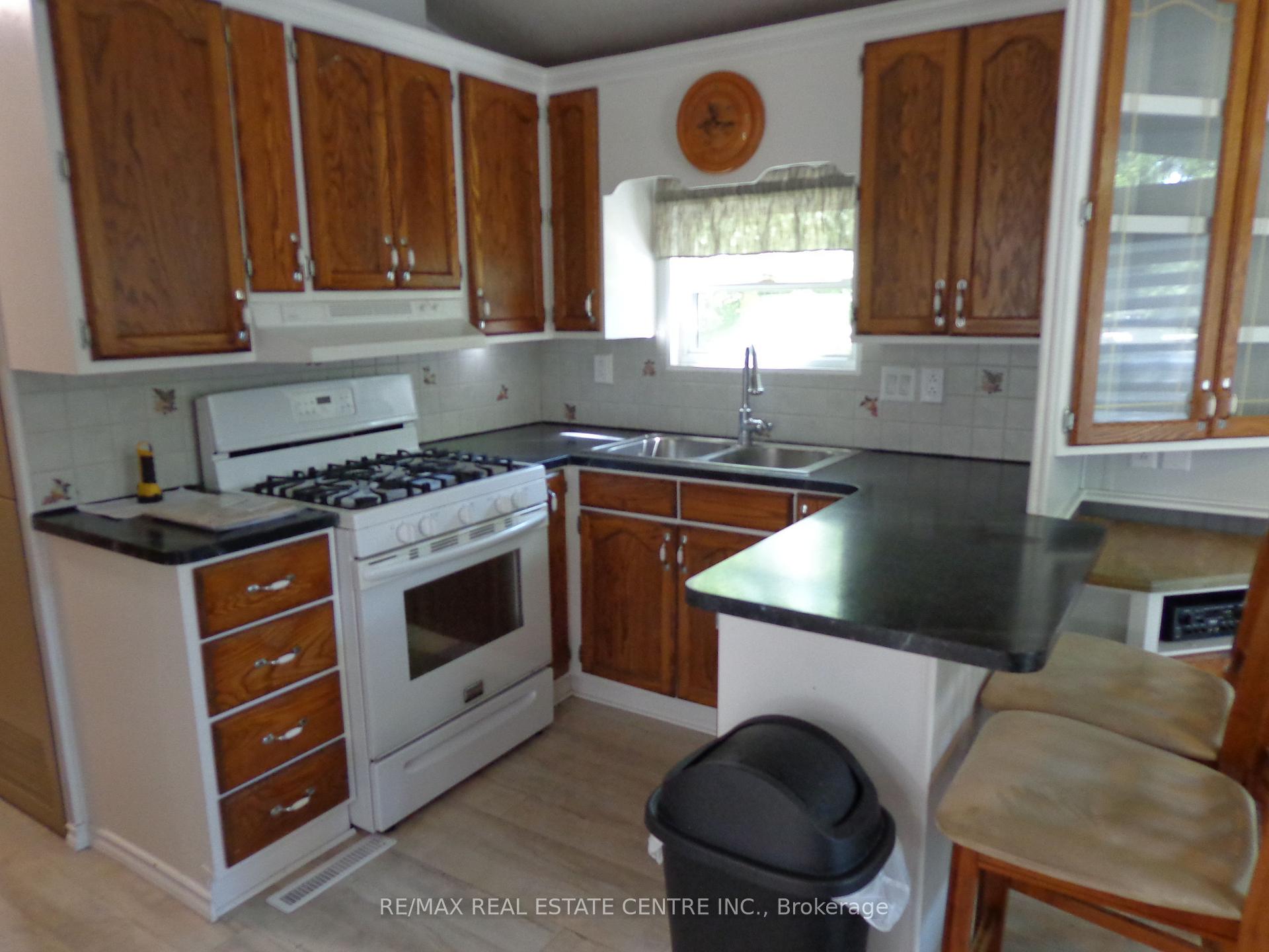 Photo 8 of Unit 422, 1652 Puddicombre Road, Wilmot — HOMEH