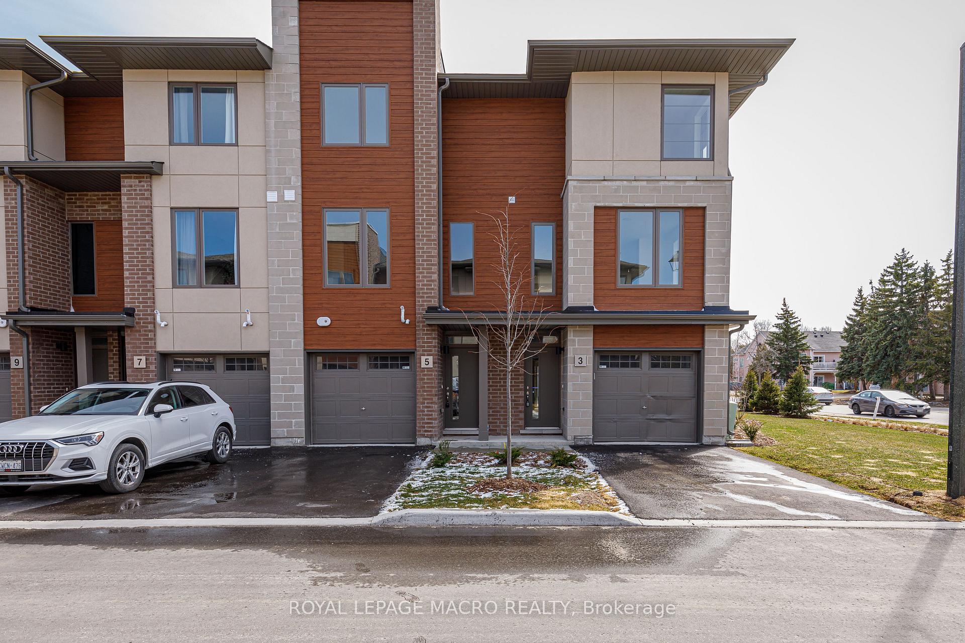 Photo 2 of 5 Winters Crescent NW, Collingwood — HOMEH
