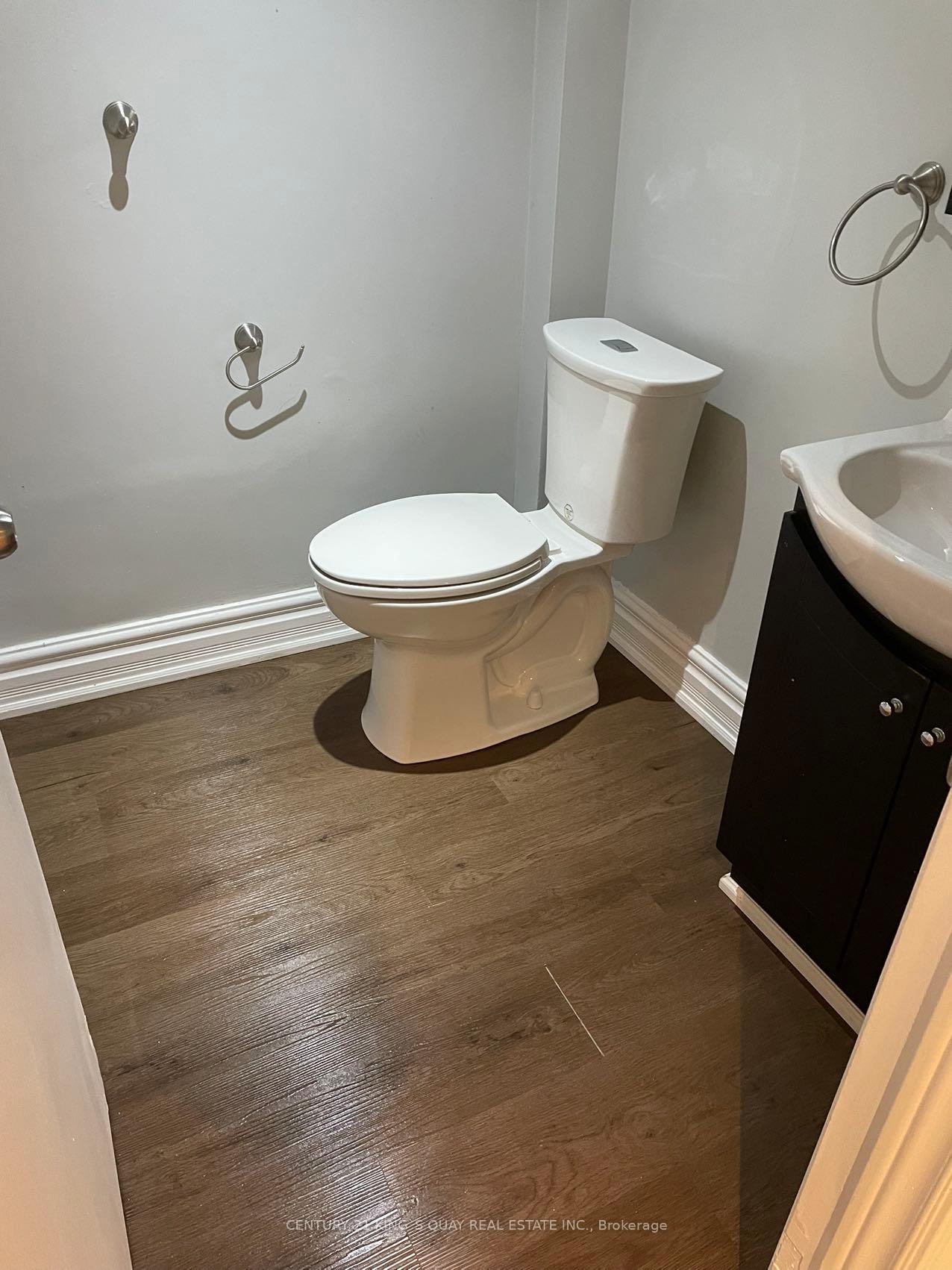 Photo 2 of Unit Lower, 154 Sorauren Avenue, Toronto, Roncesvalles — HOMEH