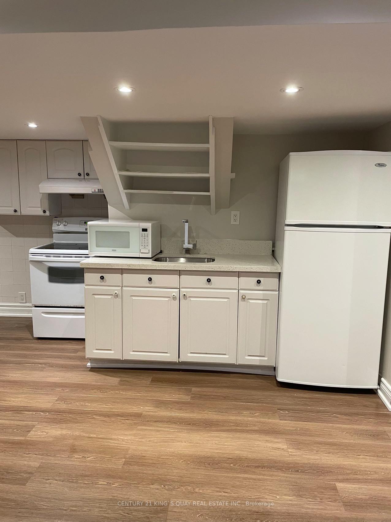 Photo 5 of Unit Lower, 154 Sorauren Avenue, Toronto, Roncesvalles — HOMEH