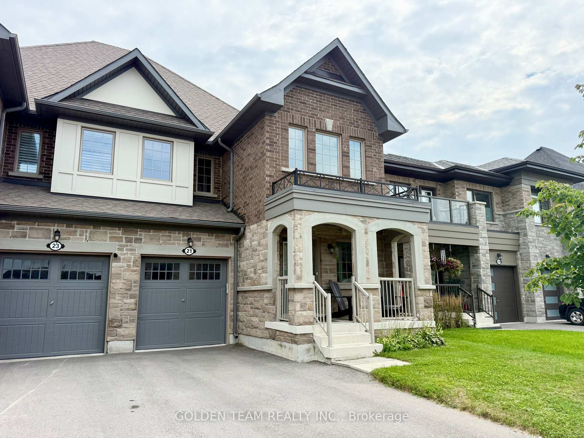 Photo 2 of 21 Allinson Lane, Uxbridge — HOMEH