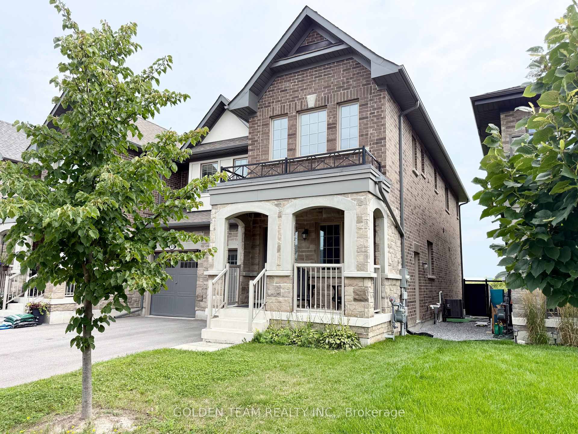 Photo 3 of 21 Allinson Lane, Uxbridge — HOMEH