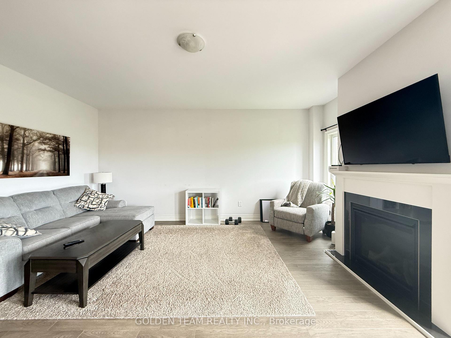 Photo 15 of 21 Allinson Lane, Uxbridge — HOMEH