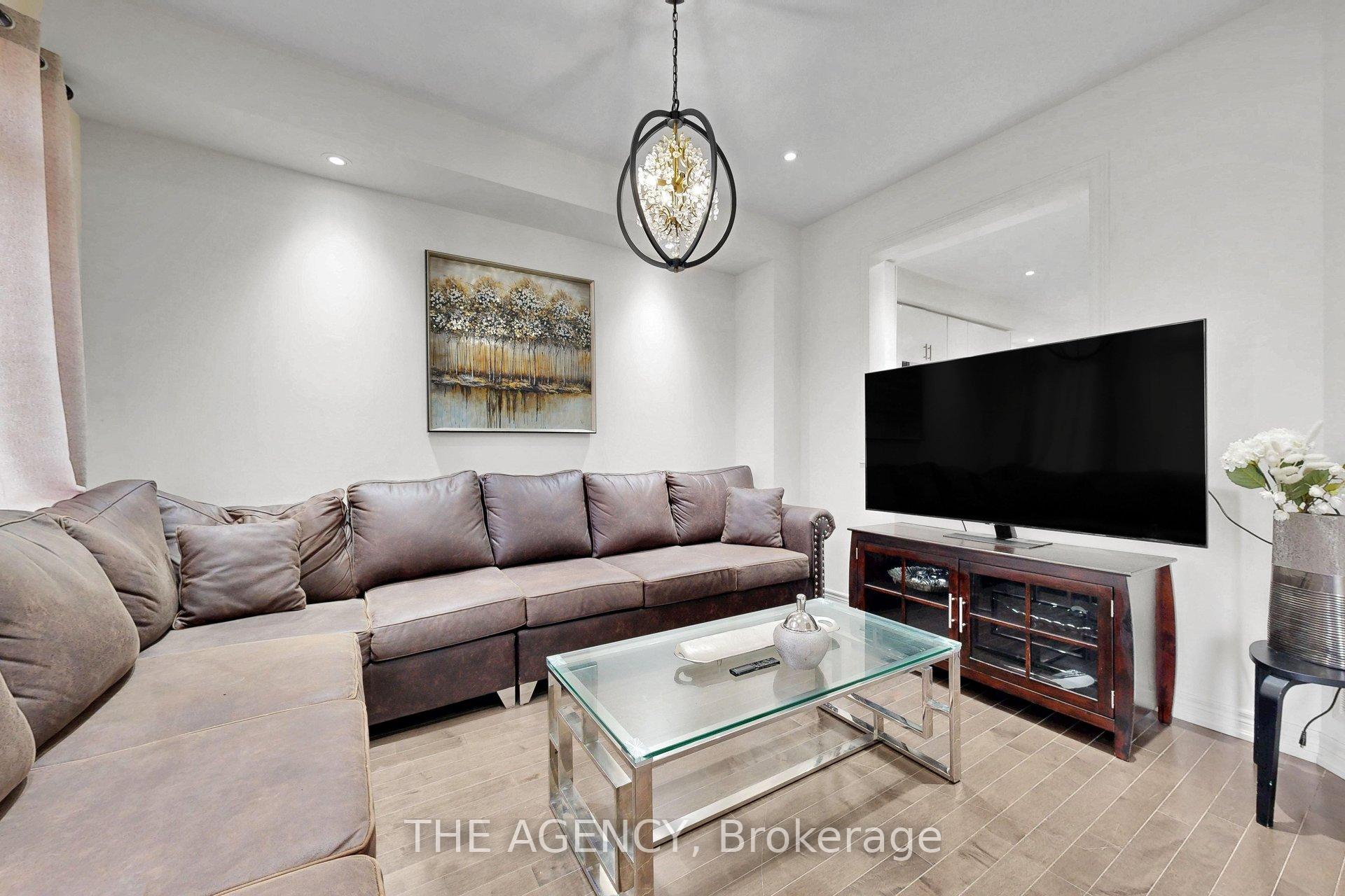 Photo 5 of 152 Remembrance Road, Brampton, Northwest Brampton — HOMEH