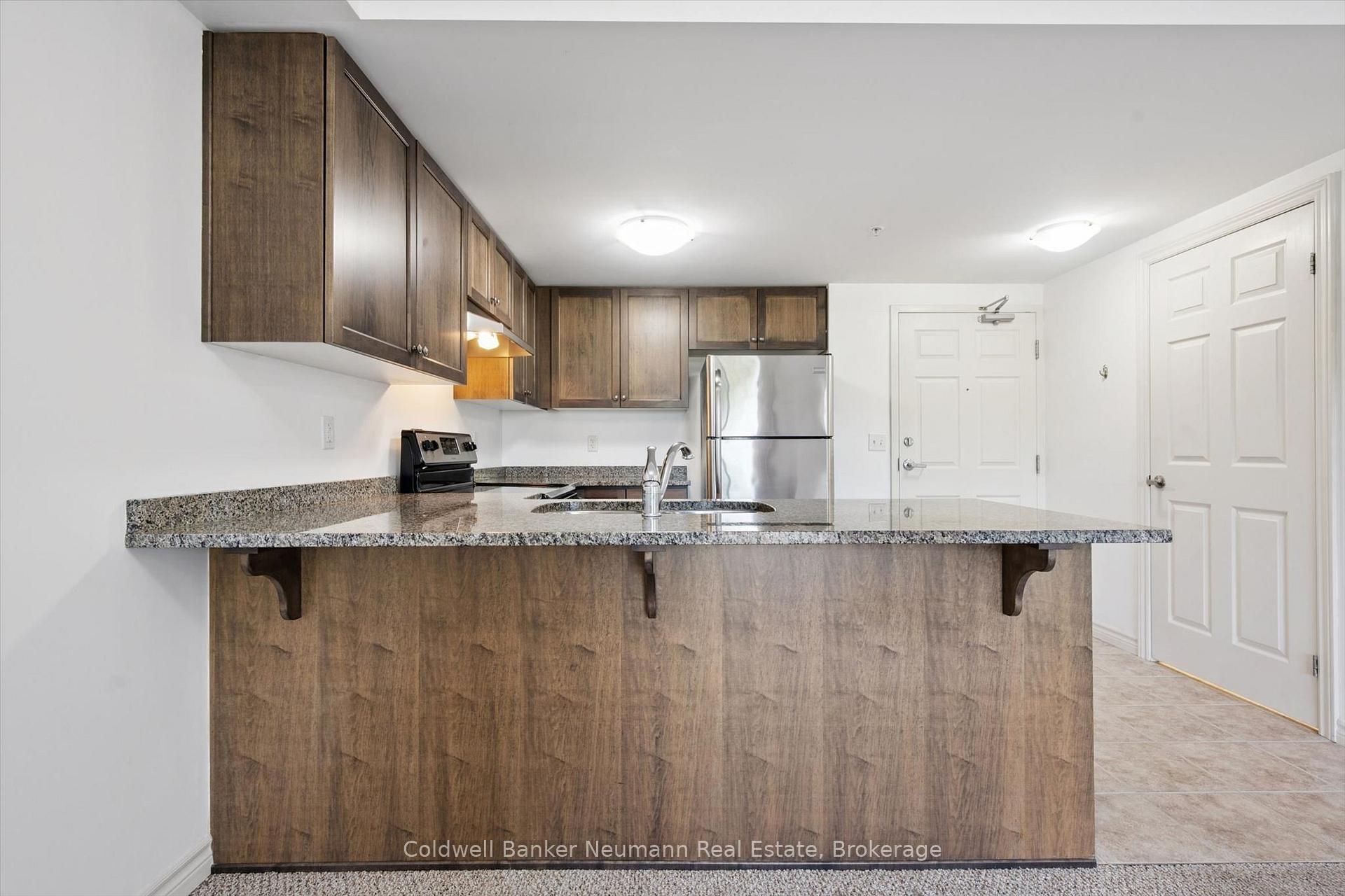 Photo 4 of Unit 301, 45 Kingsbury Square, Guelph, Pineridge/Westminster Woods — HOMEH
