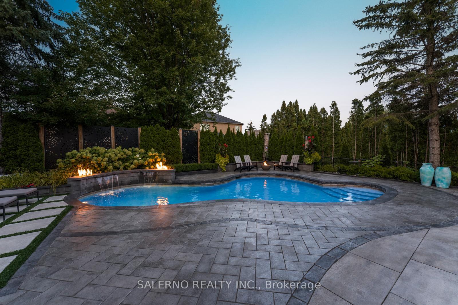Photo 2 of 107 Deerchase Circle, Vaughan, Islington Woods — HOMEH