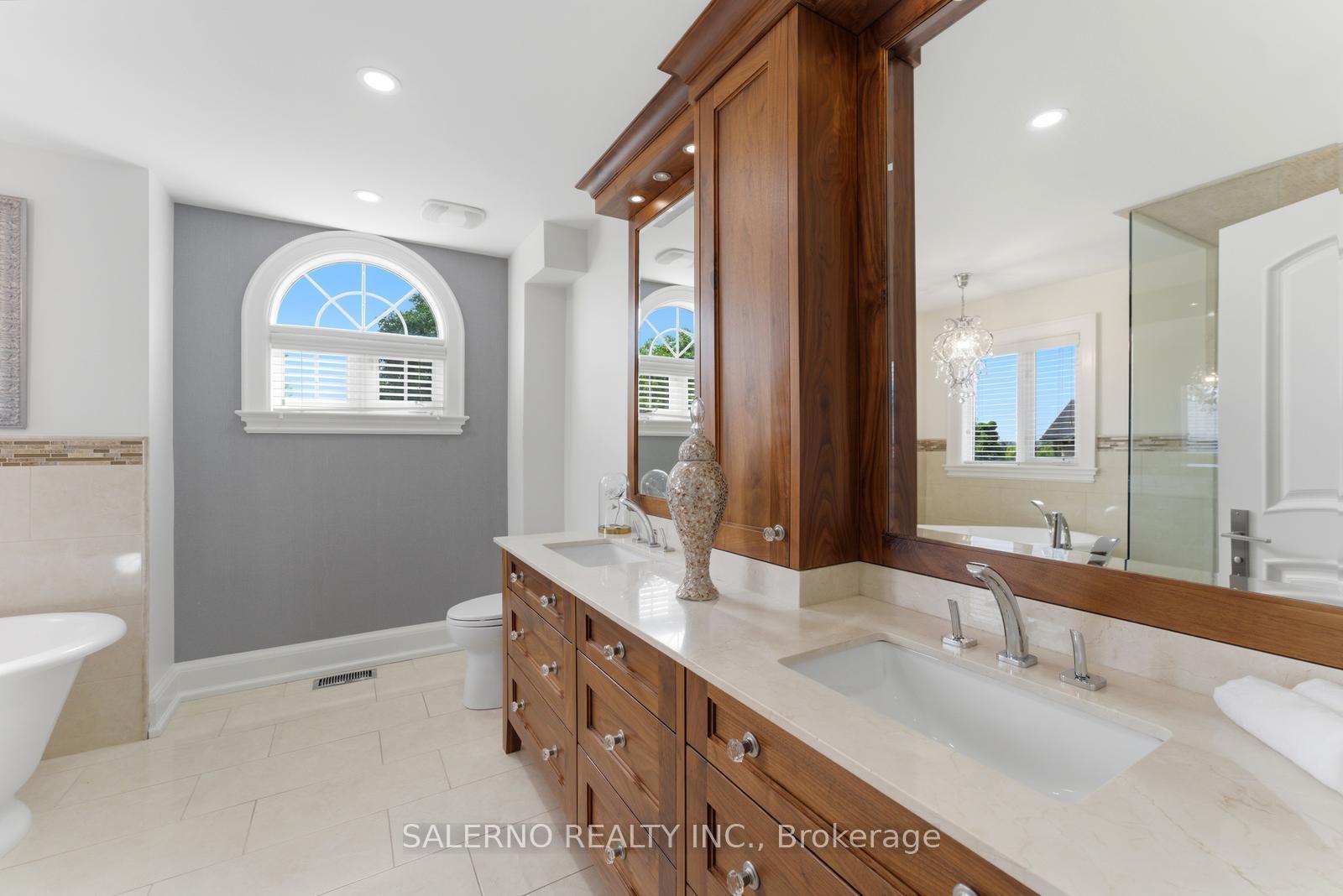 Photo 37 of 107 Deerchase Circle, Vaughan, Islington Woods — HOMEH