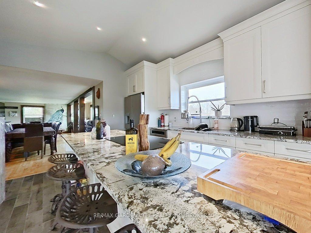 Photo 14 of 1030 Metler Road, Pelham, North Pelham — HOMEH