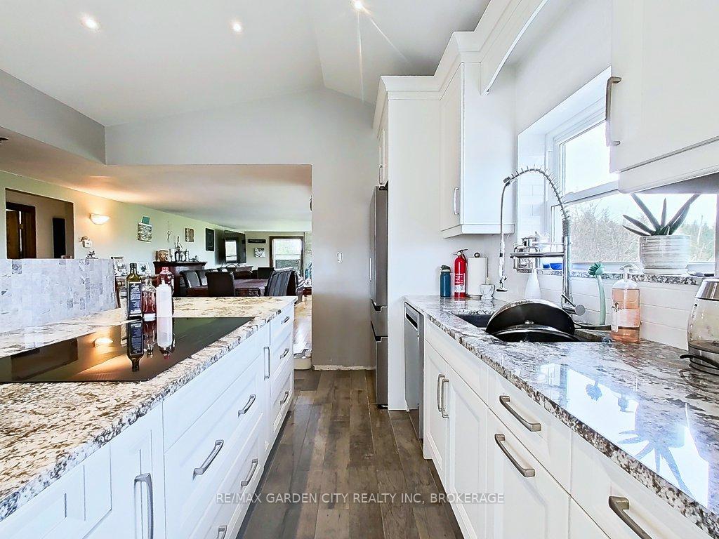 Photo 16 of 1030 Metler Road, Pelham, North Pelham — HOMEH
