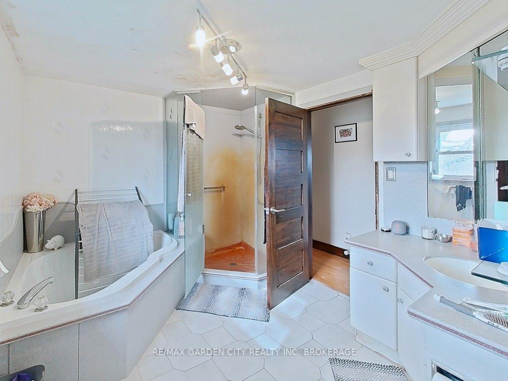 Photo 22 of 1030 Metler Road, Pelham, North Pelham — HOMEH