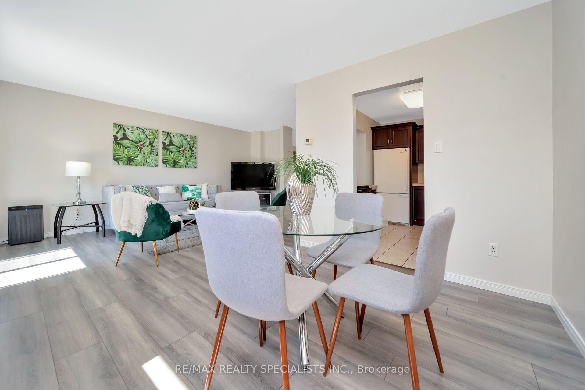 Photo 8 of 155 Enderby Crescent, Brampton, Southgate — HOMEH