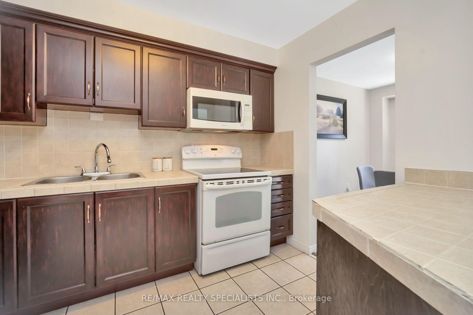 Photo 13 of 155 Enderby Crescent, Brampton, Southgate — HOMEH