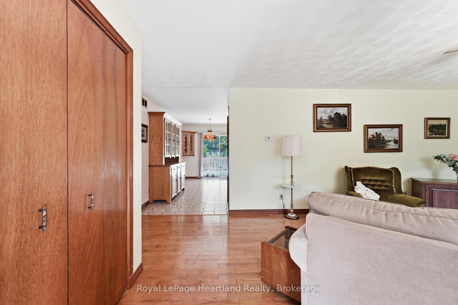 Photo 4 of 24 Leonard Drive, Goderich, Goderich (Town) — HOMEH