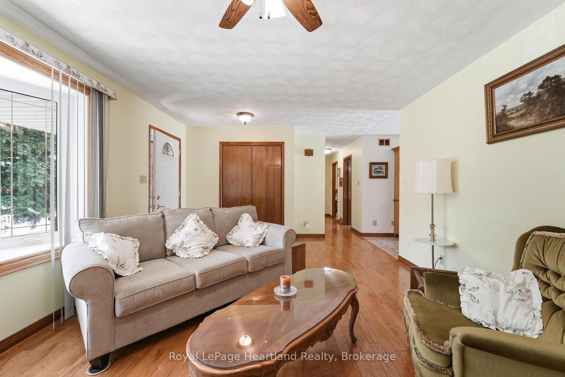 Photo 6 of 24 Leonard Drive, Goderich, Goderich (Town) — HOMEH