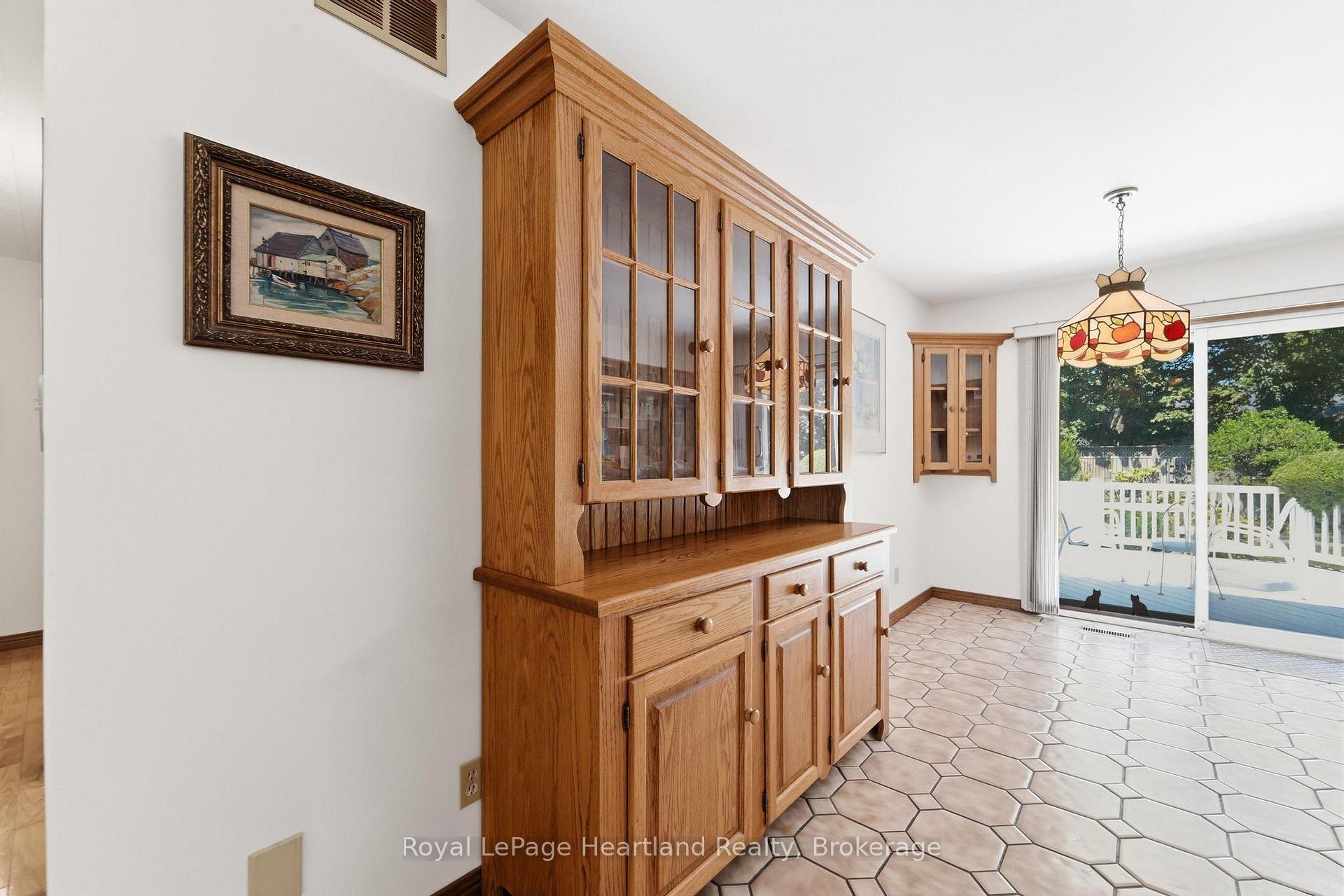 Photo 7 of 24 Leonard Drive, Goderich, Goderich (Town) — HOMEH