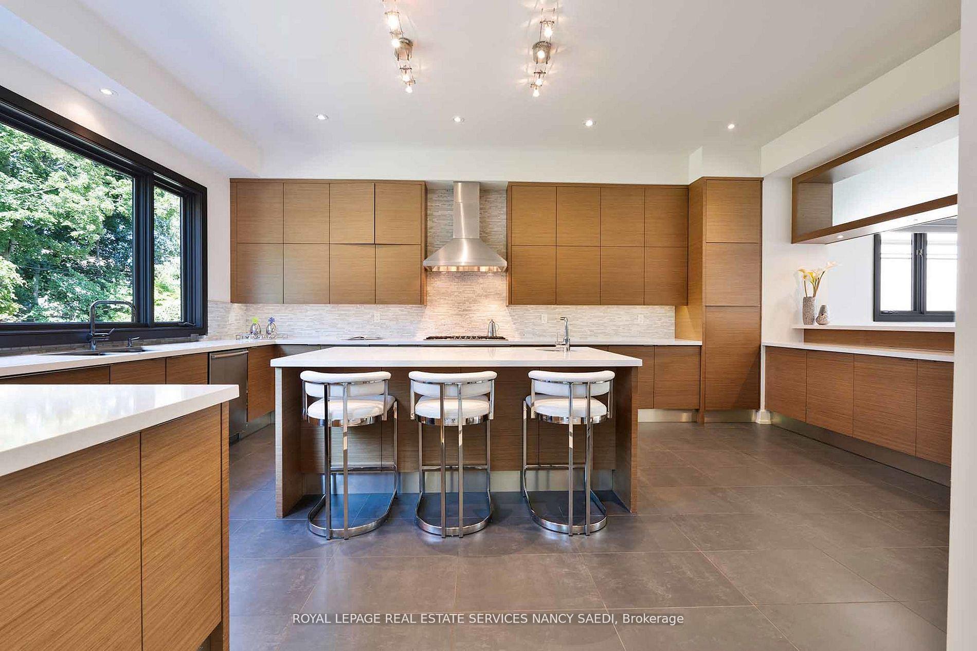 Photo 16 of 12 York Road, North York, Bridle Path-Sunnybrook-York Mills — HOMEH