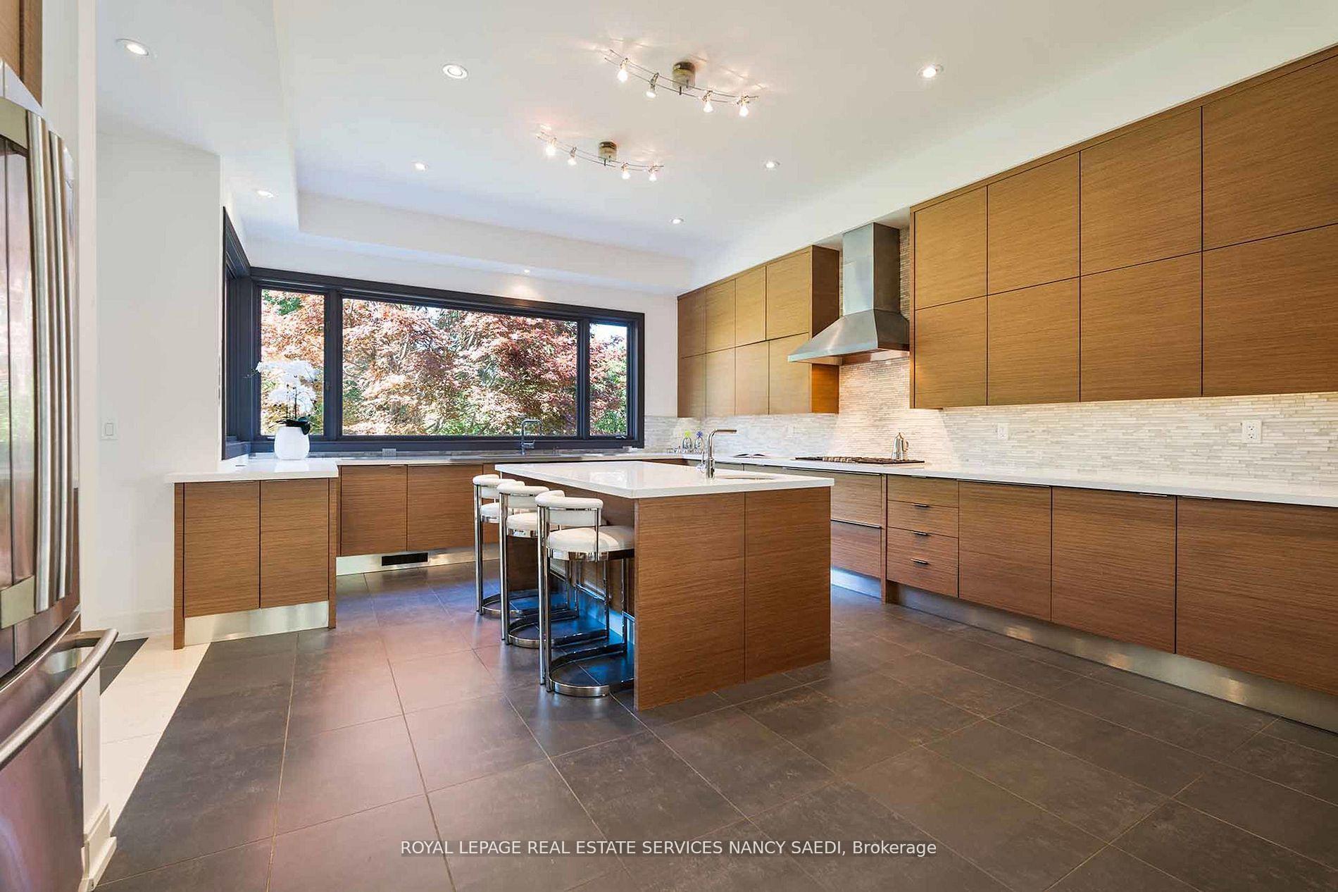 Photo 17 of 12 York Road, North York, Bridle Path-Sunnybrook-York Mills — HOMEH