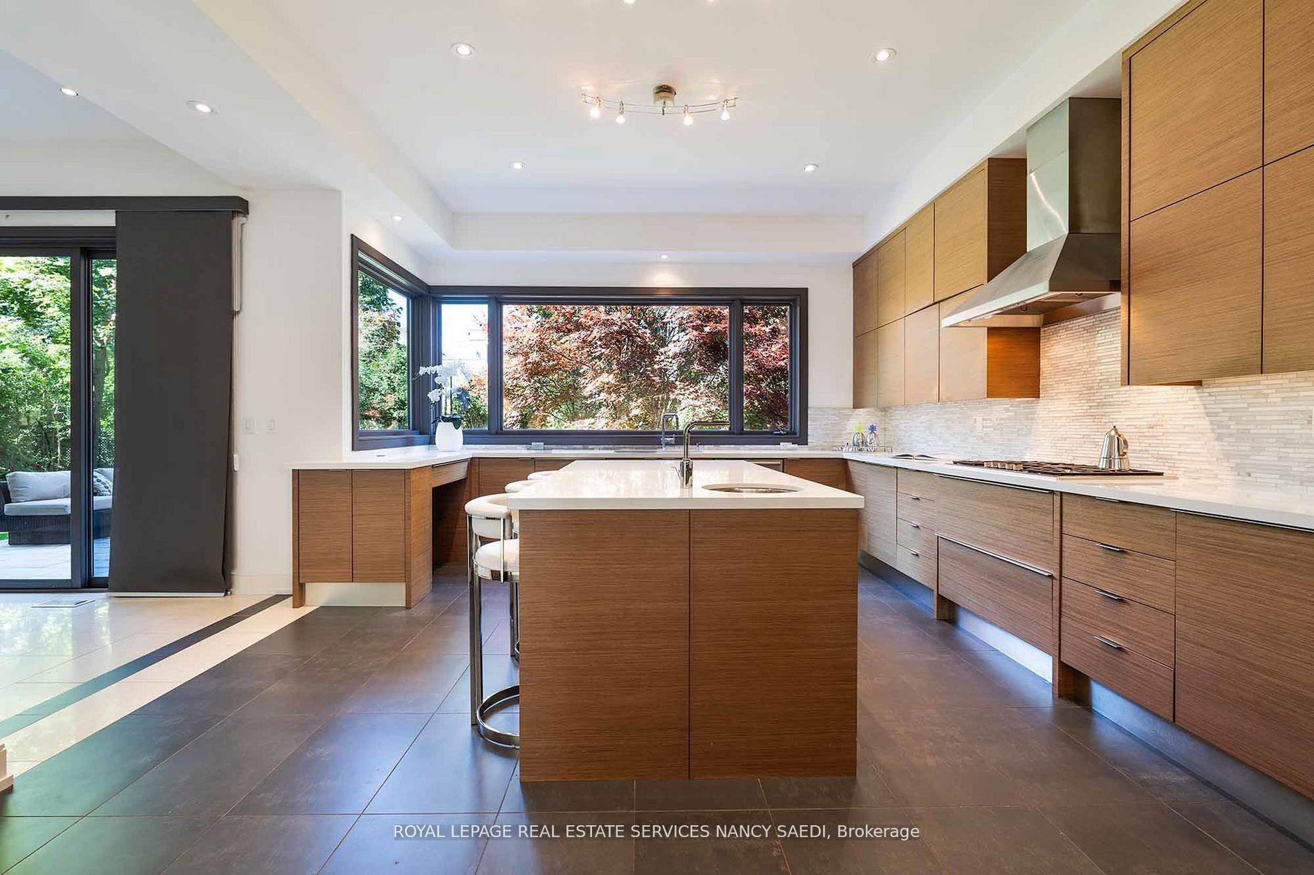 Photo 18 of 12 York Road, North York, Bridle Path-Sunnybrook-York Mills — HOMEH
