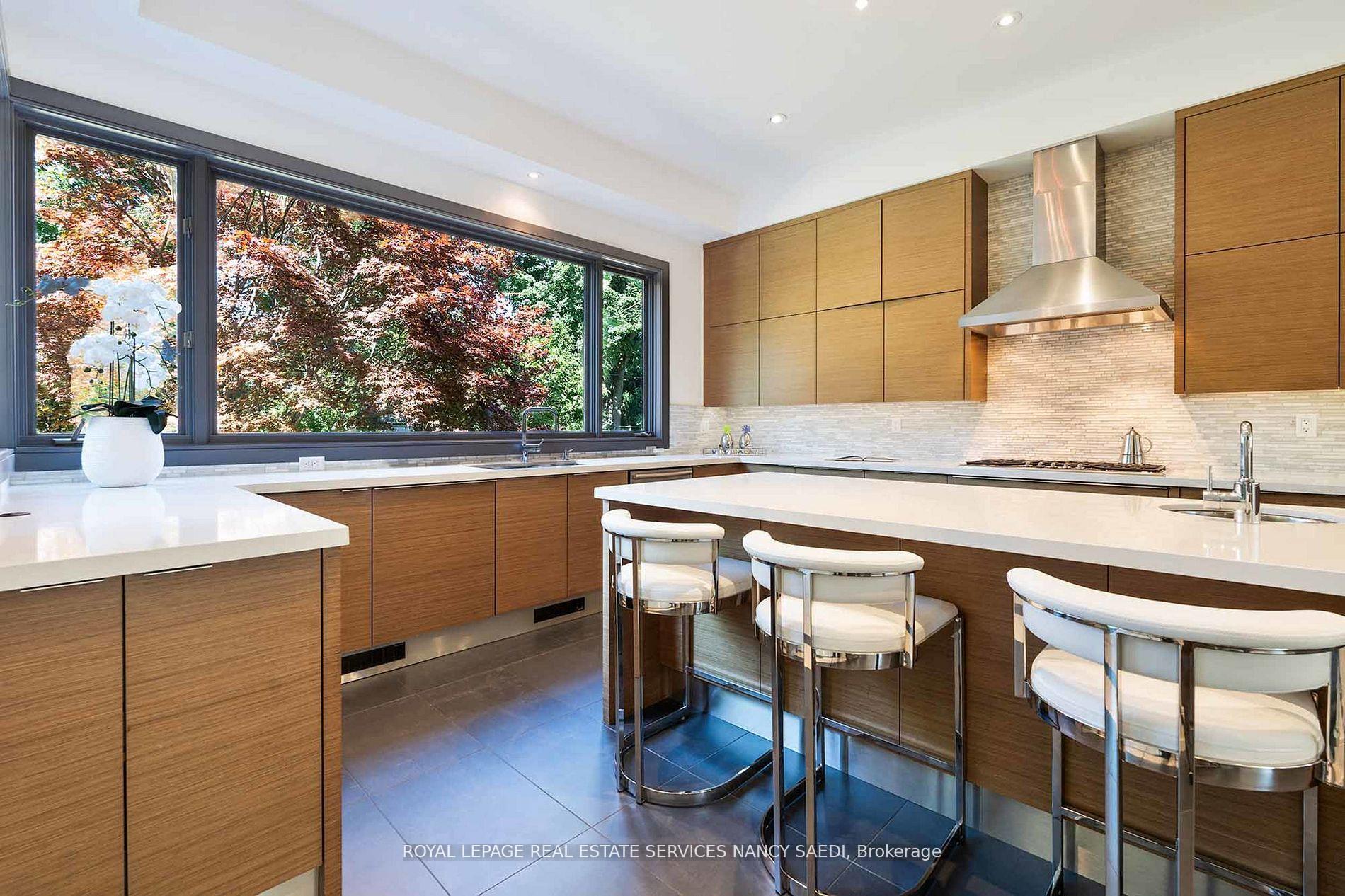 Photo 19 of 12 York Road, North York, Bridle Path-Sunnybrook-York Mills — HOMEH