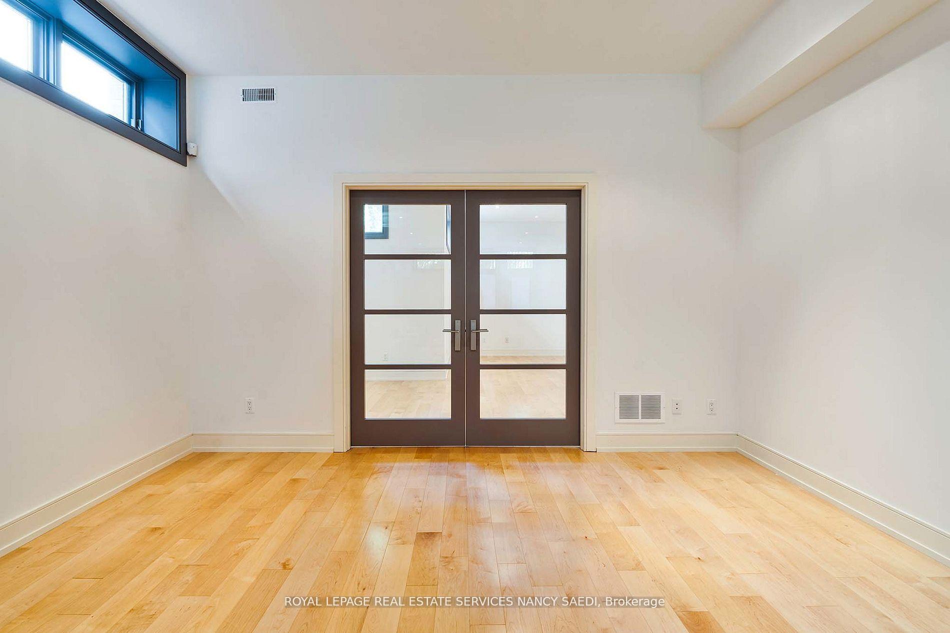 Photo 33 of 12 York Road, North York, Bridle Path-Sunnybrook-York Mills — HOMEH