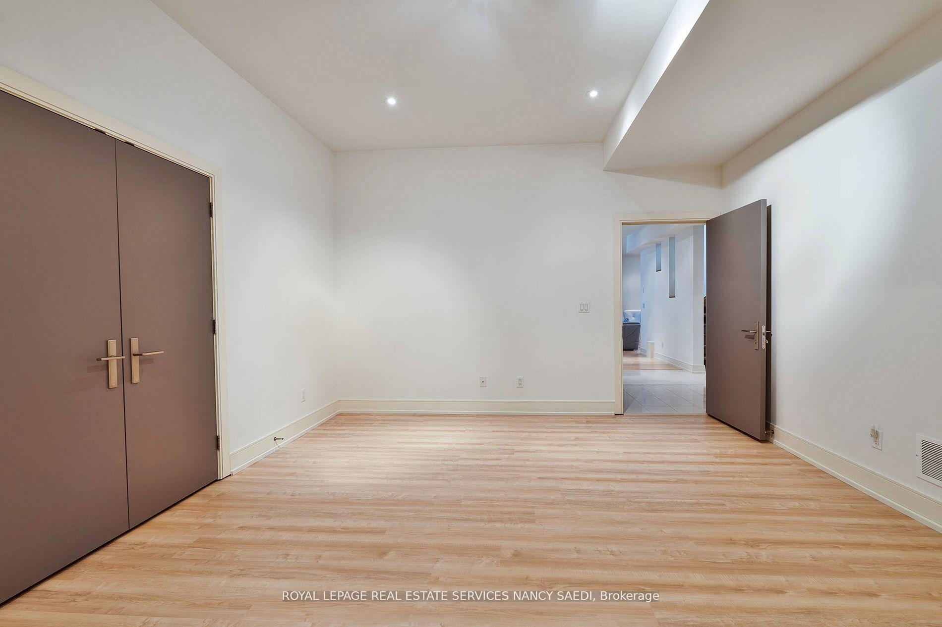 Photo 35 of 12 York Road, North York, Bridle Path-Sunnybrook-York Mills — HOMEH