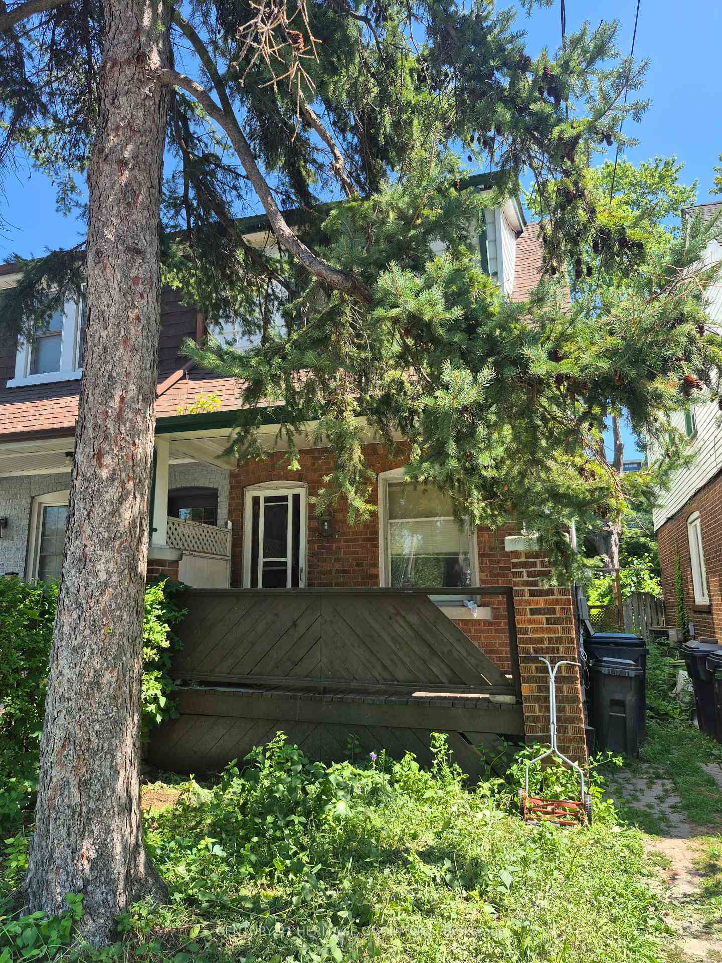 Photo 1 of 235 Chisholm Avenue, Toronto, Woodbine-Lumsden — HOMEH