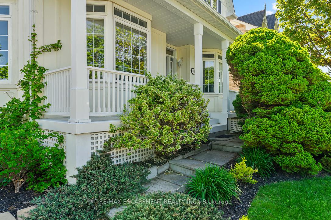 Photo 4 of 7049 Gaslamp Walk, Mississauga, Meadowvale Village — HOMEH