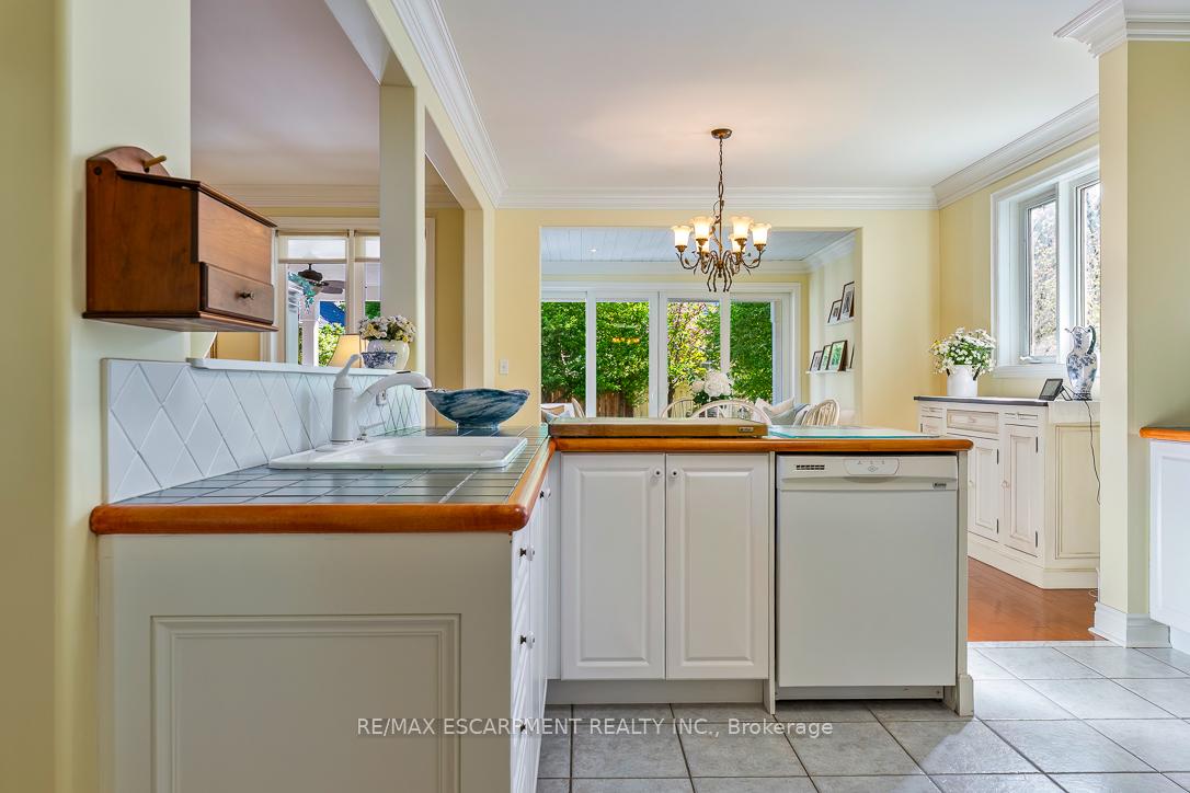 Photo 11 of 7049 Gaslamp Walk, Mississauga, Meadowvale Village — HOMEH