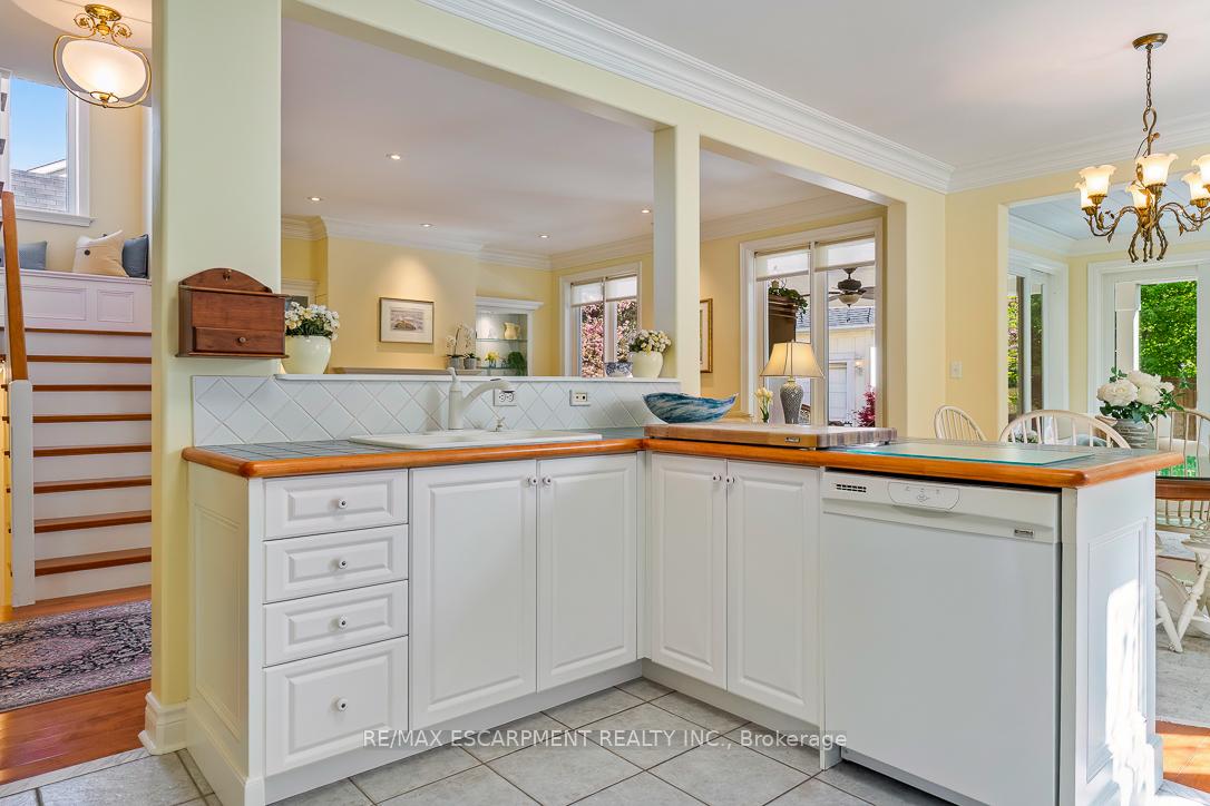 Photo 12 of 7049 Gaslamp Walk, Mississauga, Meadowvale Village — HOMEH